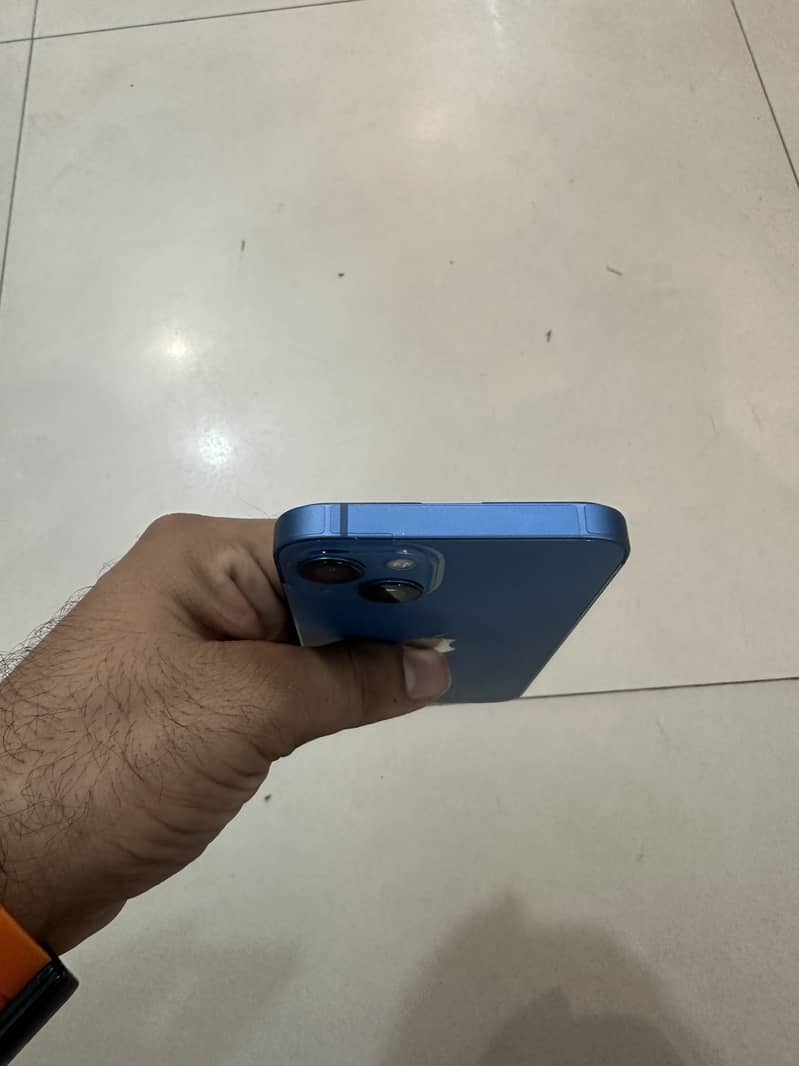Apple iPhone 13 1