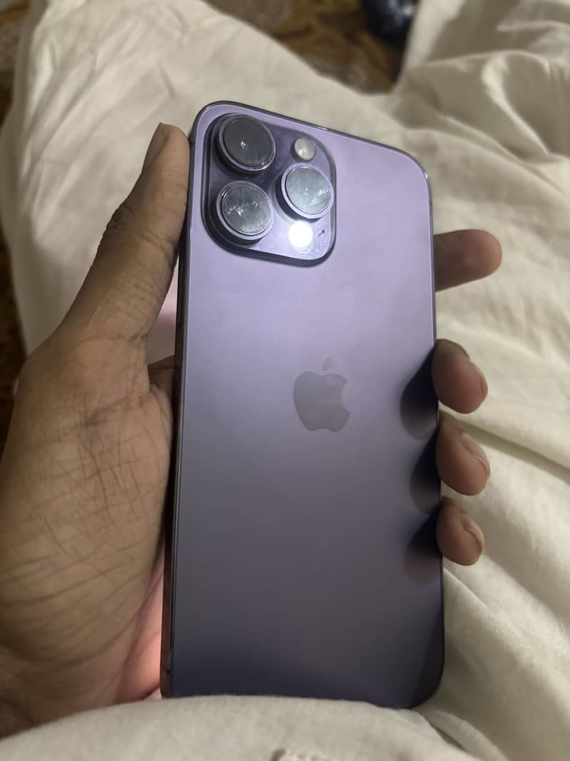 Apple iPhone 14 Pro Max 1