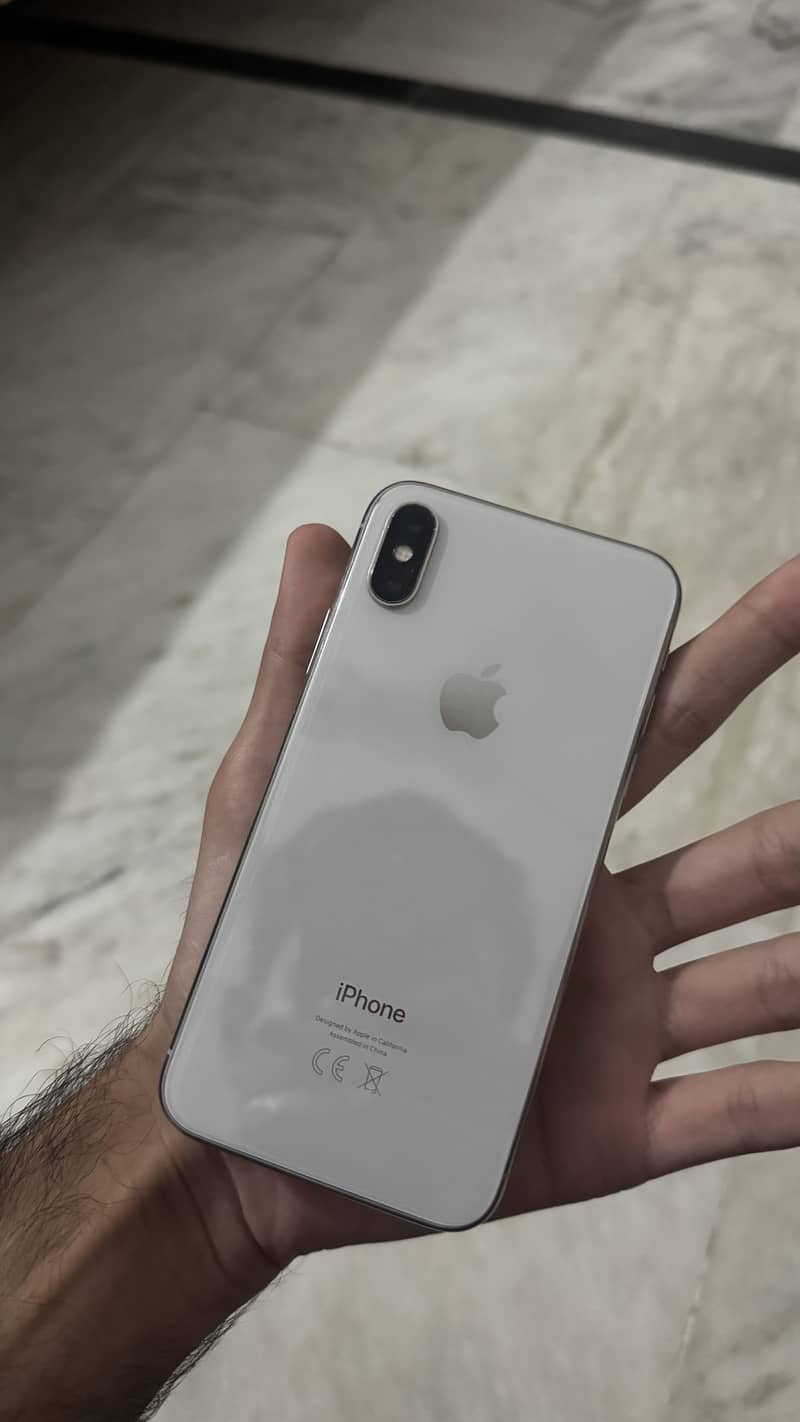Apple iPhone X 4