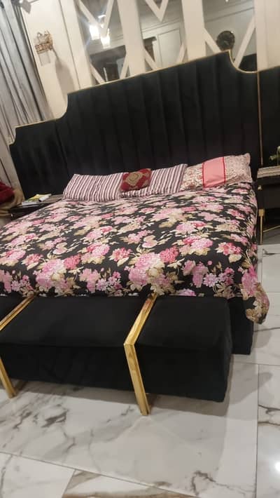 Luxury Royal Bedroom Set with Bed & Dressing Table–Elegant Fancy Desig