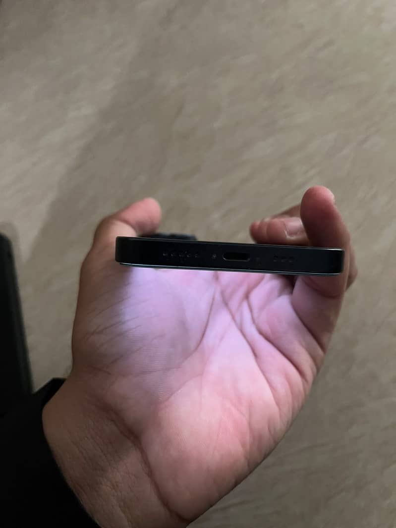 Apple iPhone 13 3