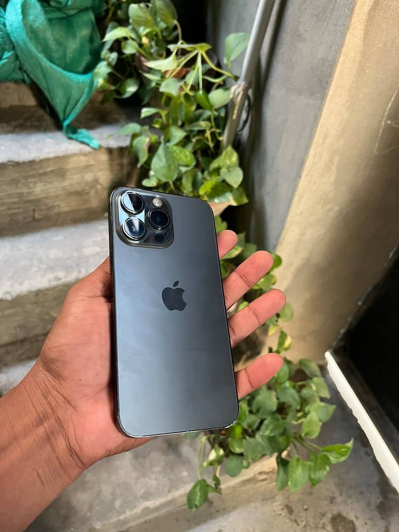 Apple iPhone 14 Pro Max 4