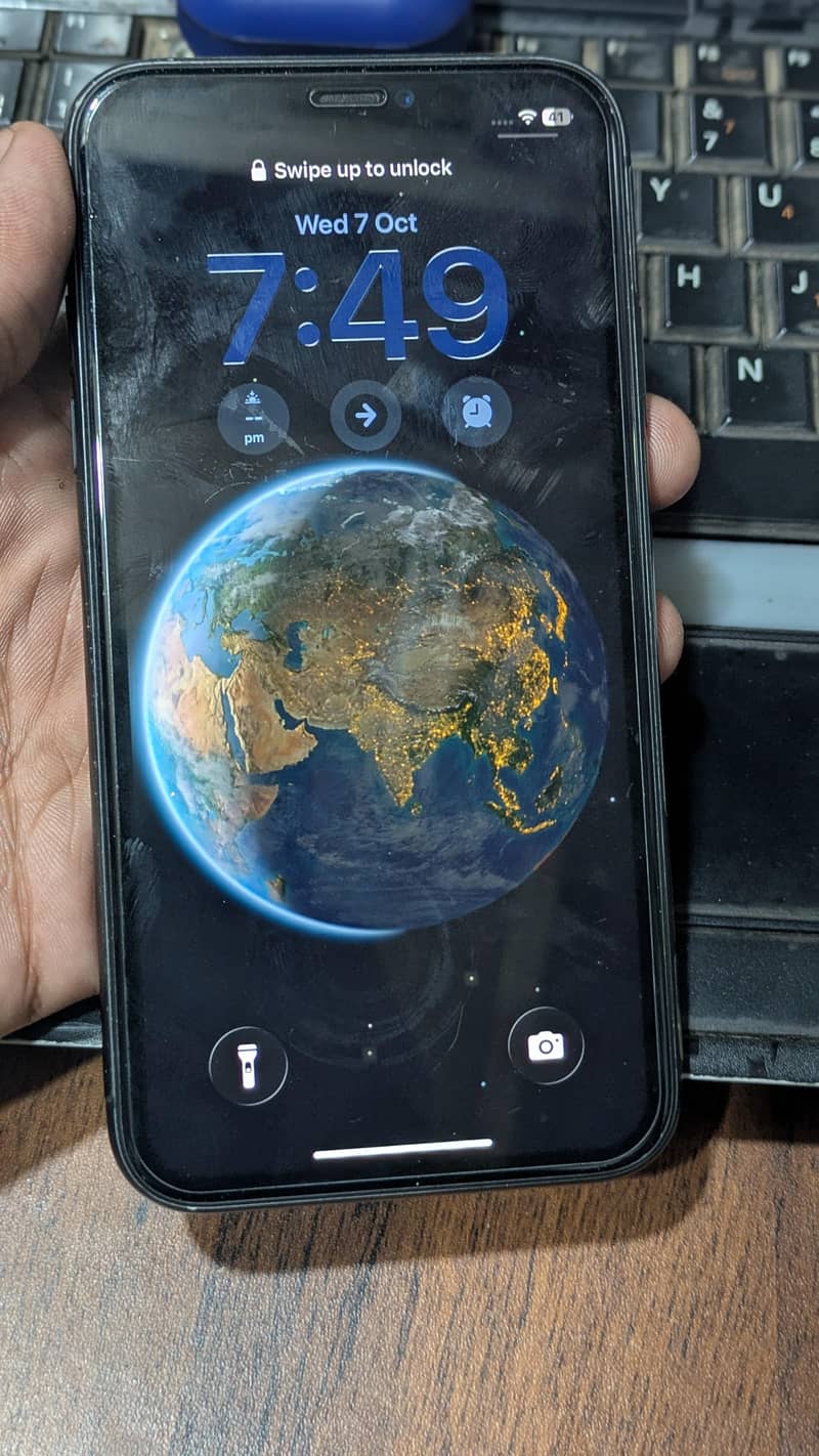 Apple iPhone 11 0