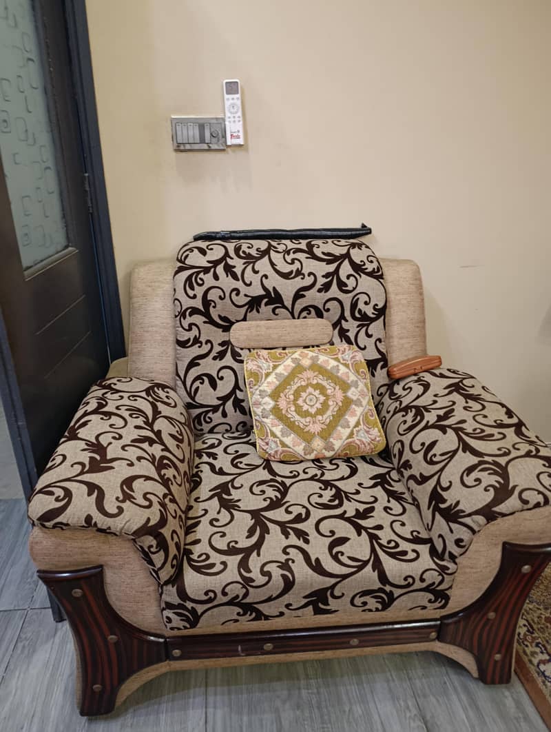 7 seater sofa set with table 1