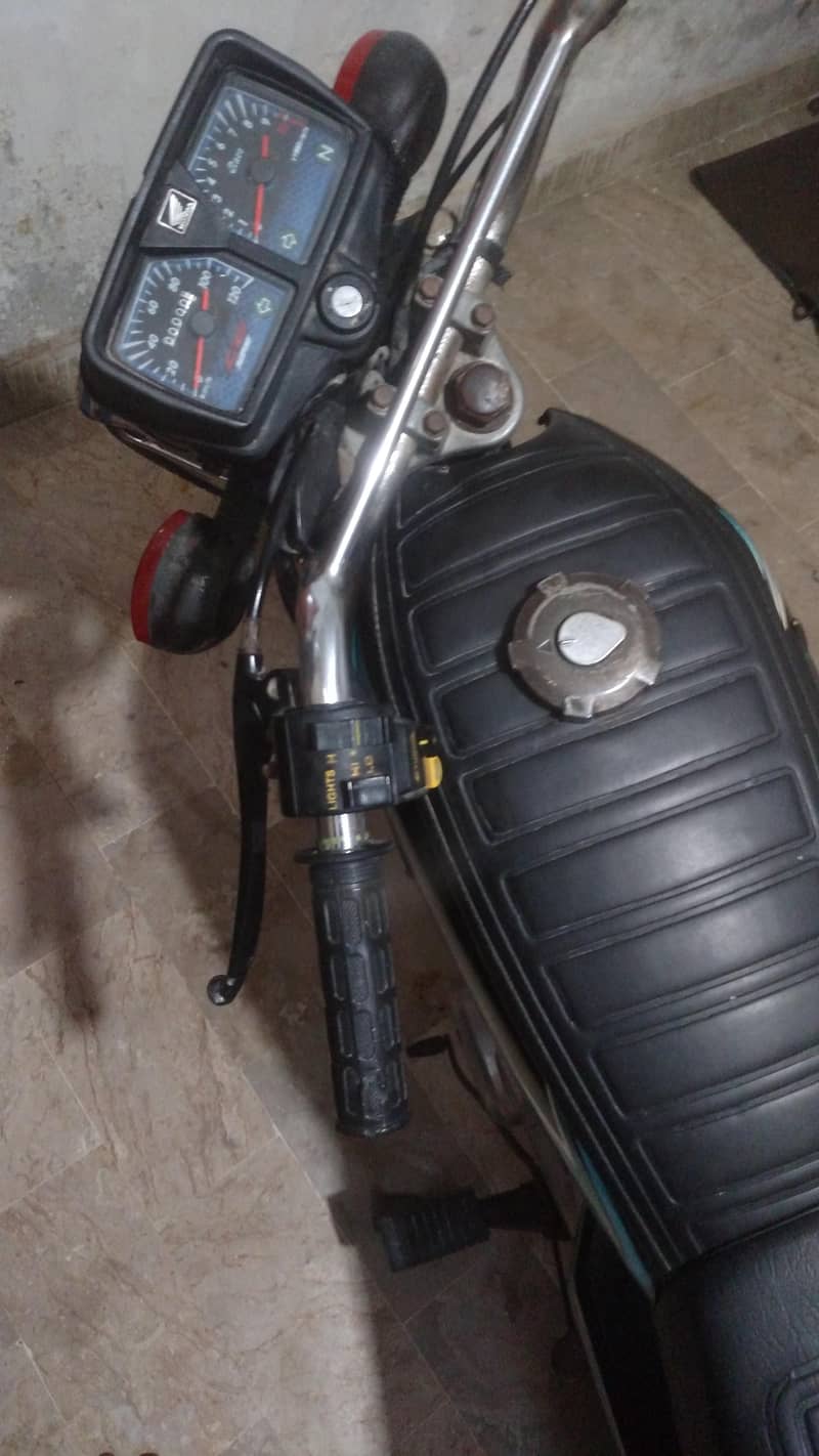 Unique 125 - Standard Bikes - 1120535868
