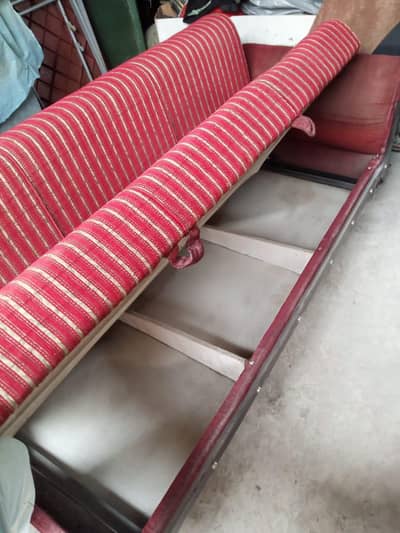 difrnt solid sofa at different afordale prices read full ad for detai