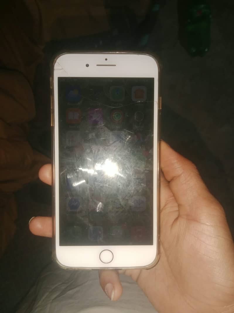 Apple iPhone 8 Plus 1
