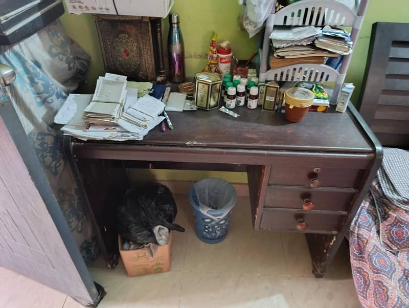 bed and table 1
