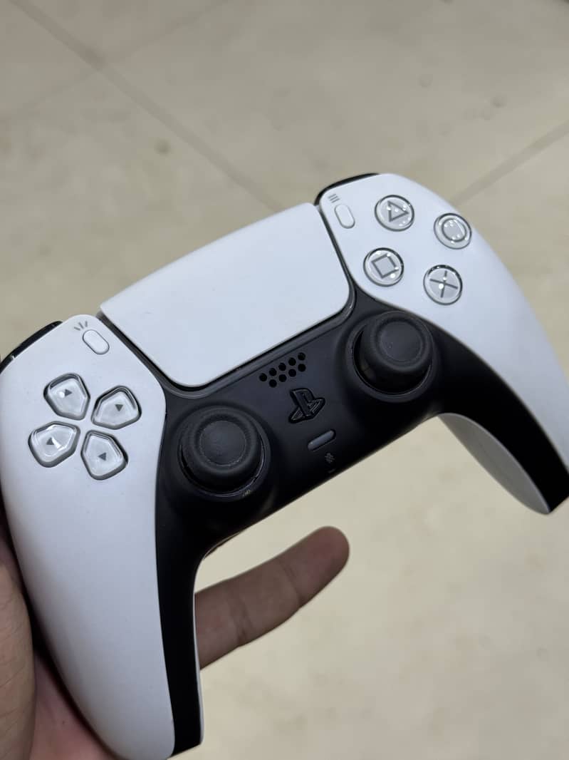PS5 DualSense Wireless Controller (White) 0