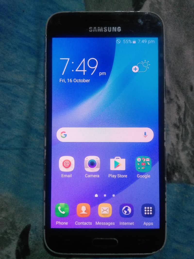 Samsung Mobile J3 1