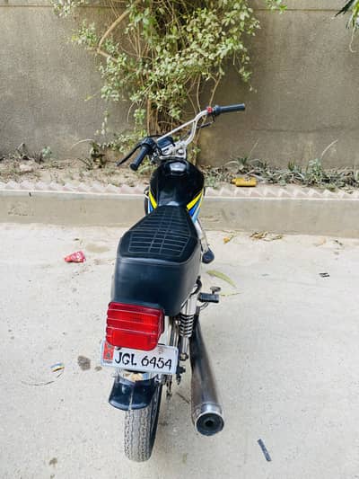 Honda cg 125 2011/12 model punjab num Wathsap contact 03370480445
