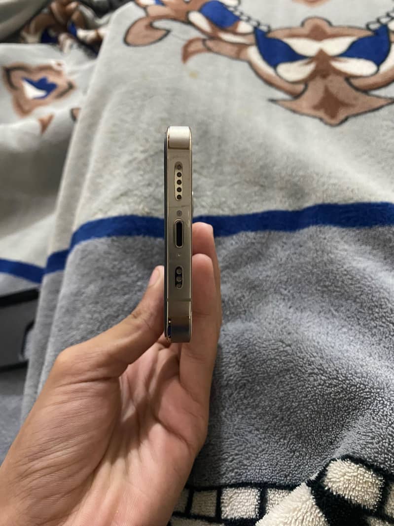 Apple iPhone 14 Pro 3