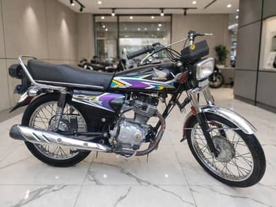 want to buy new bike 03087755409 Whatsapp
