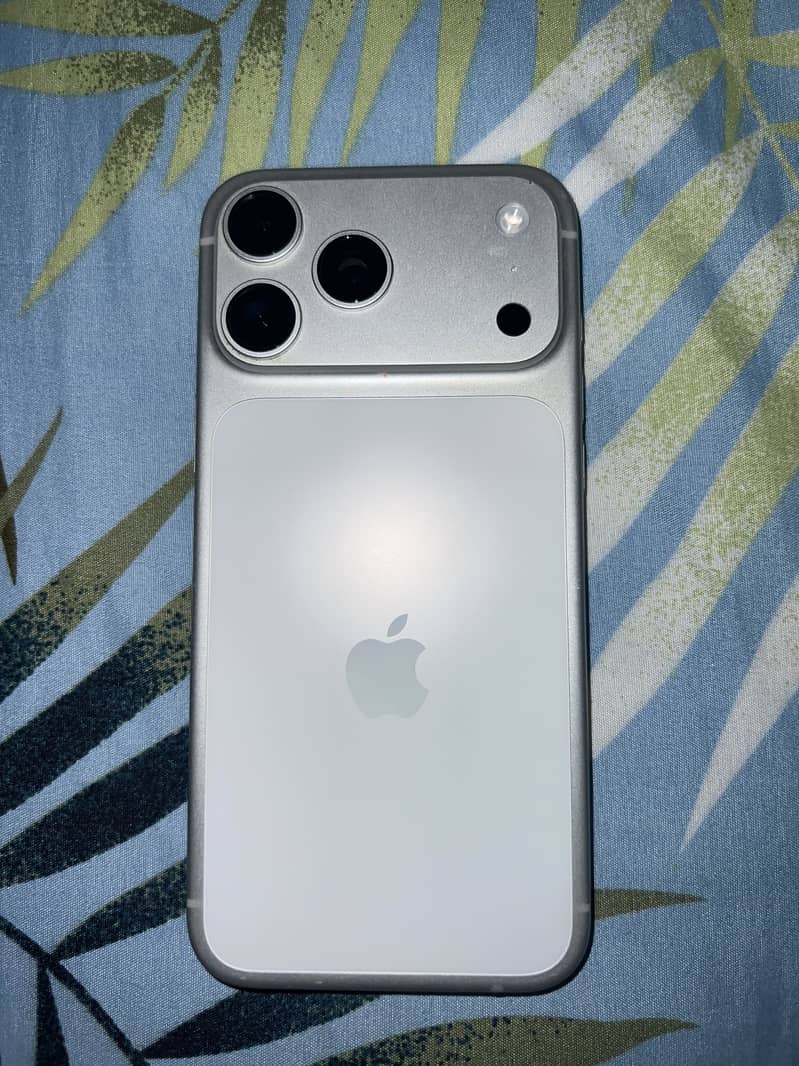 Apple iPhone 17 Pro Max 0