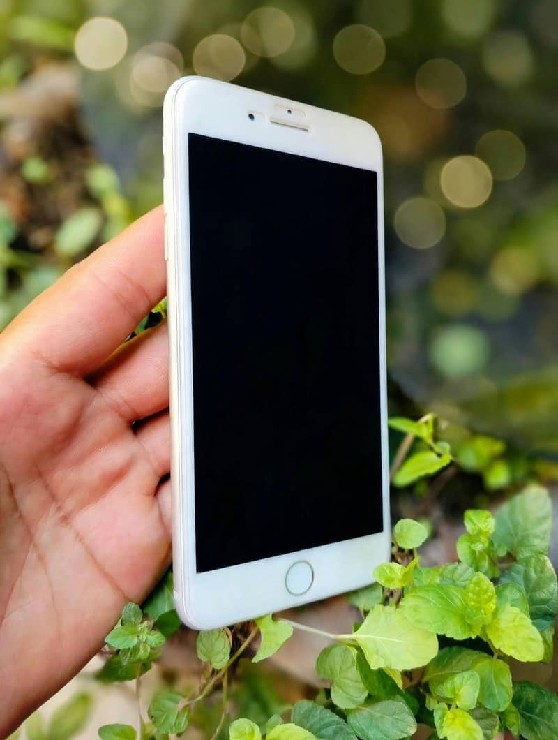 Apple iPhone 7 Plus 0