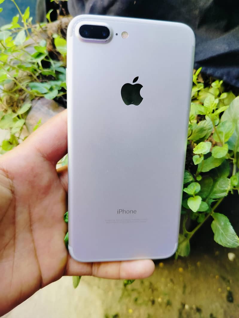Apple iPhone 7 Plus 2