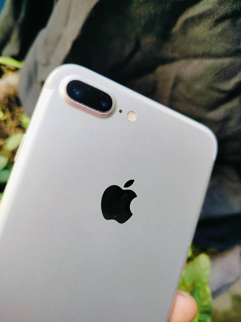 Apple iPhone 7 Plus 4
