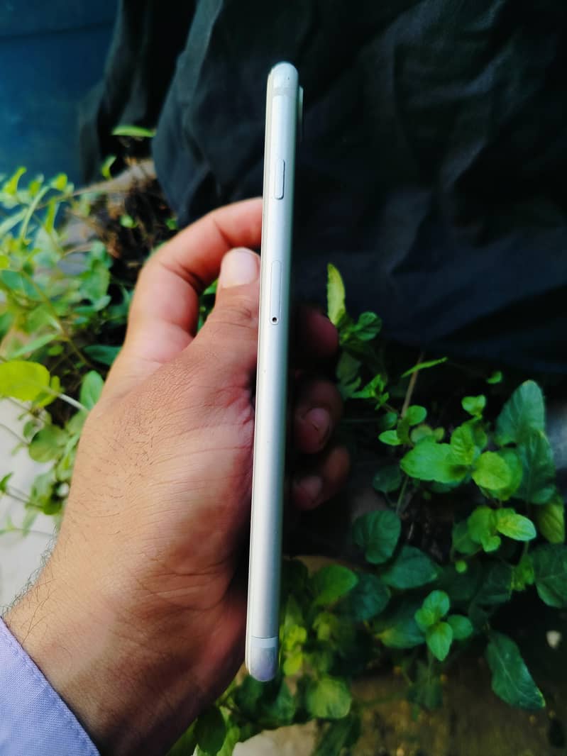 Apple iPhone 7 Plus 6