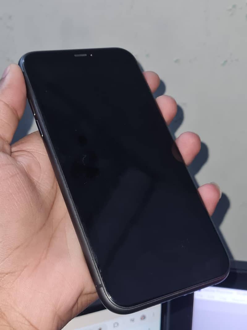 Apple iPhone 11 3