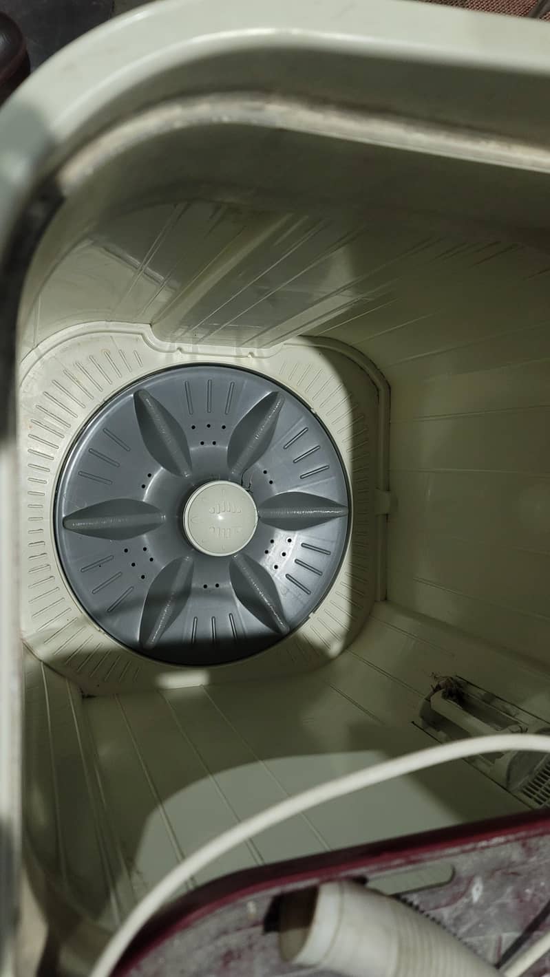 SA 244 Semi Automatic Washing Machine 2