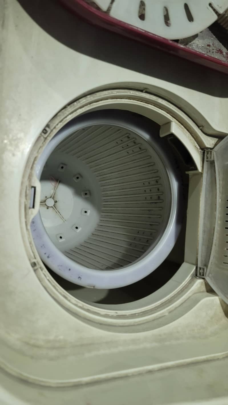 SA 244 Semi Automatic Washing Machine 3