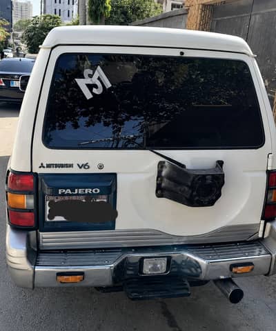 Mitsubishi Pajero 1992