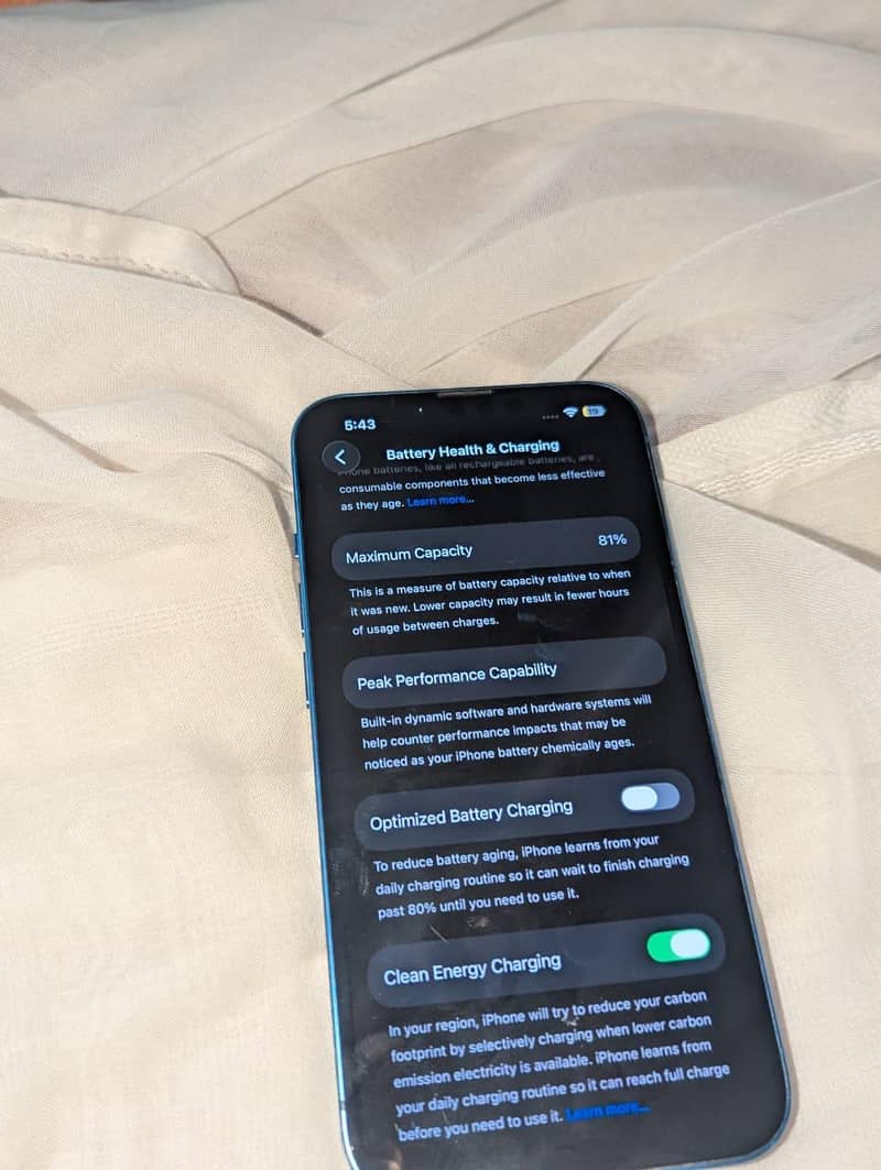 Apple iPhone 13 5