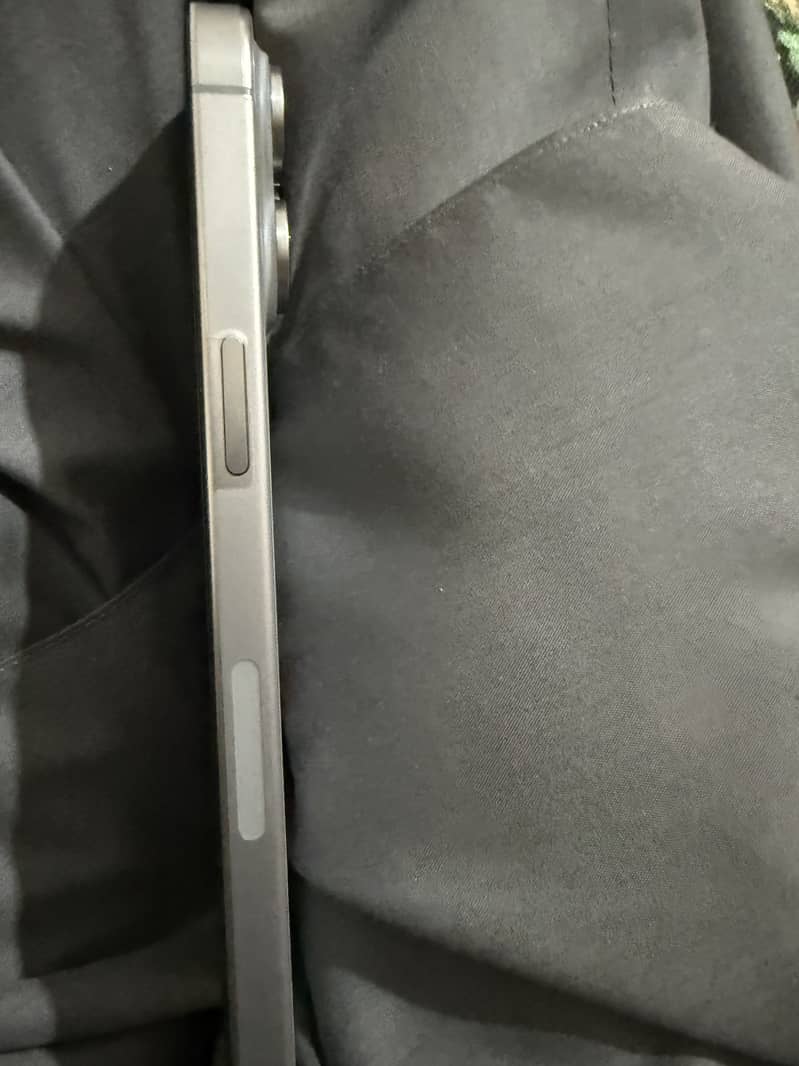 Apple iPhone 15 Pro Max 5