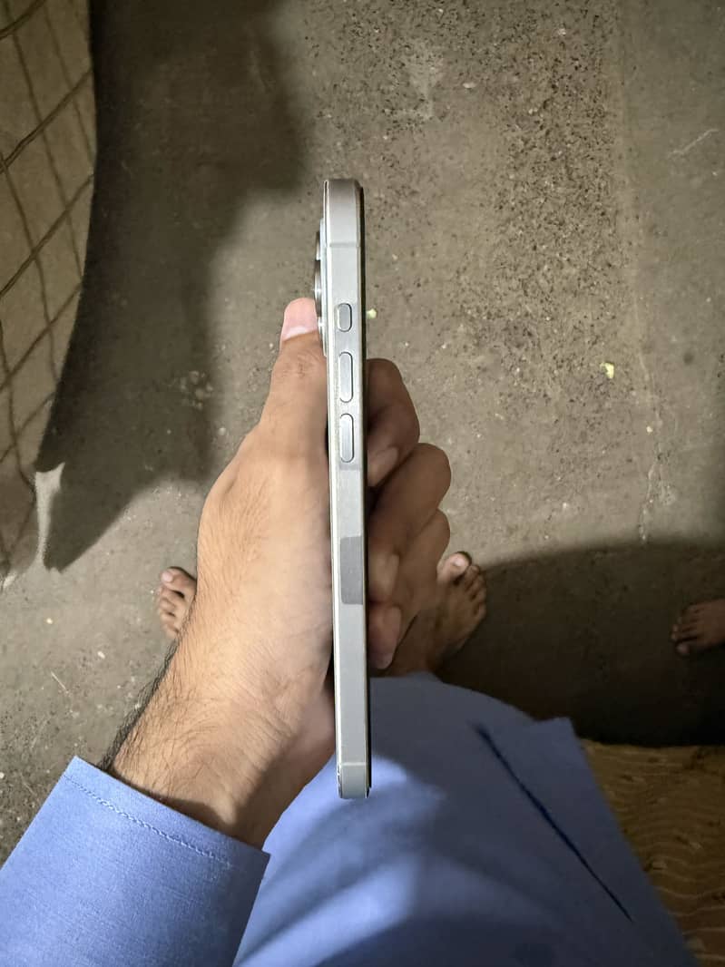Apple iPhone 15 Pro Max 8
