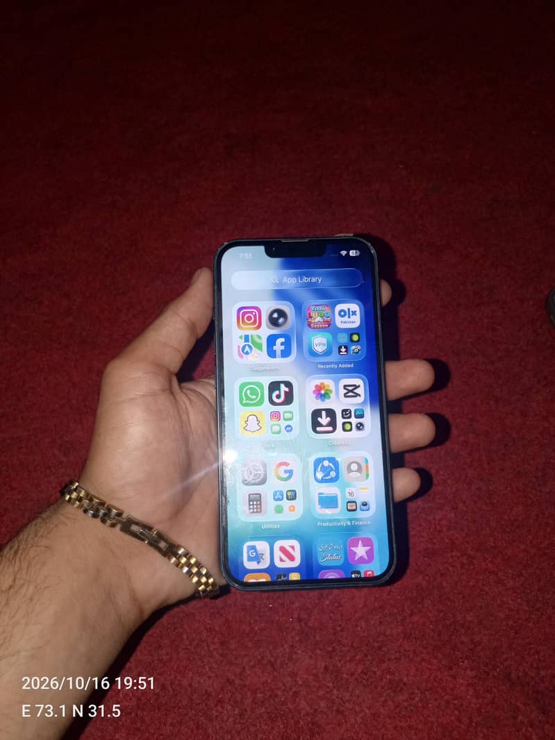 Apple iPhone 13 4