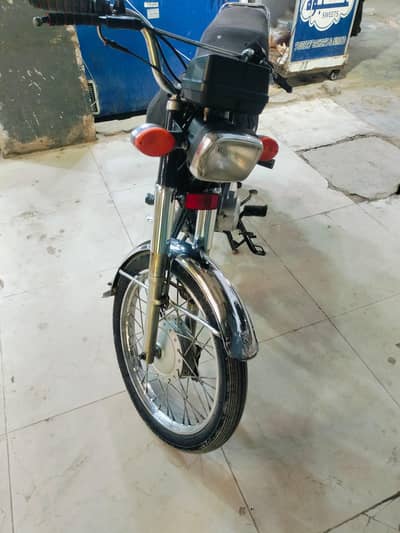 unique ud 125 2021 model new condition on my name 1st owner