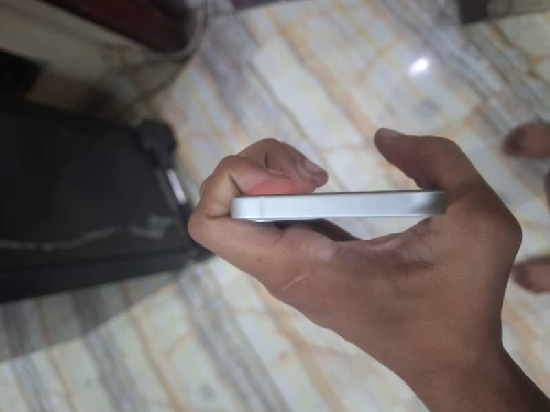 Apple iPhone 12 1