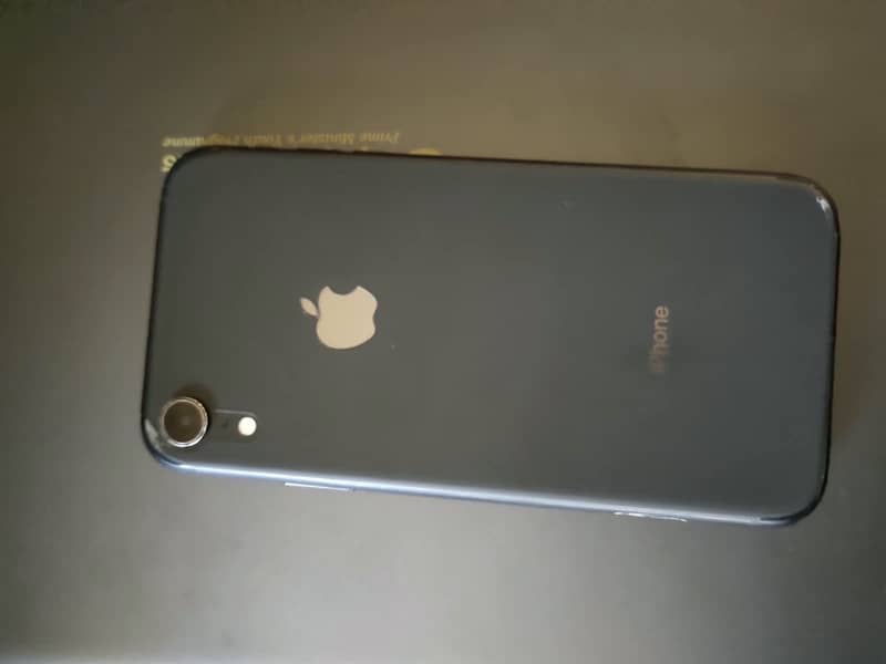 Apple iPhone XR 1