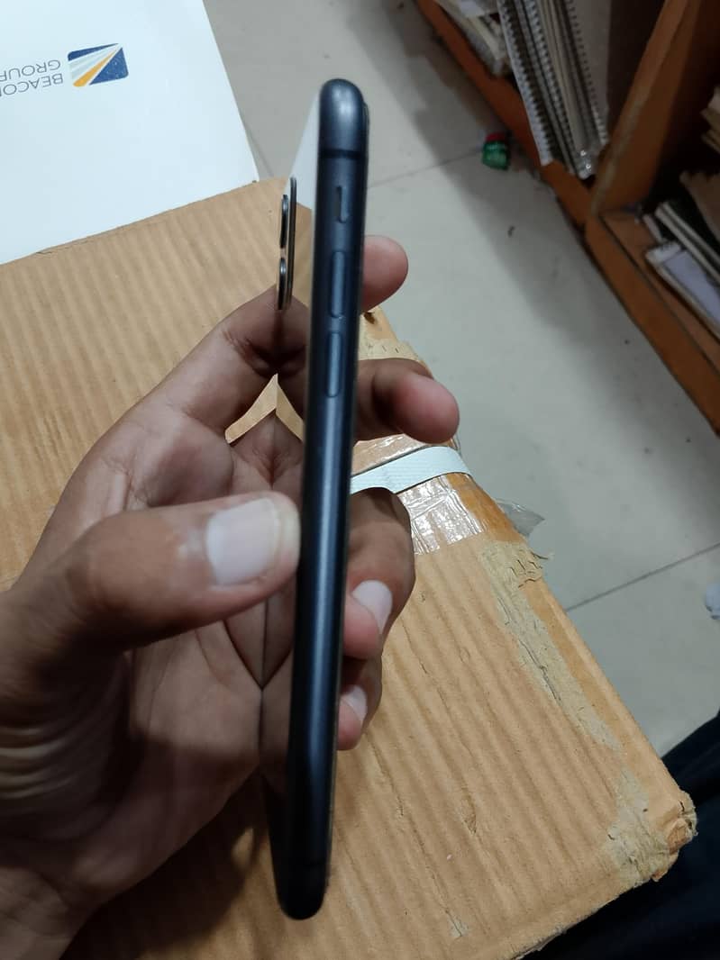 Apple iPhone 11 2