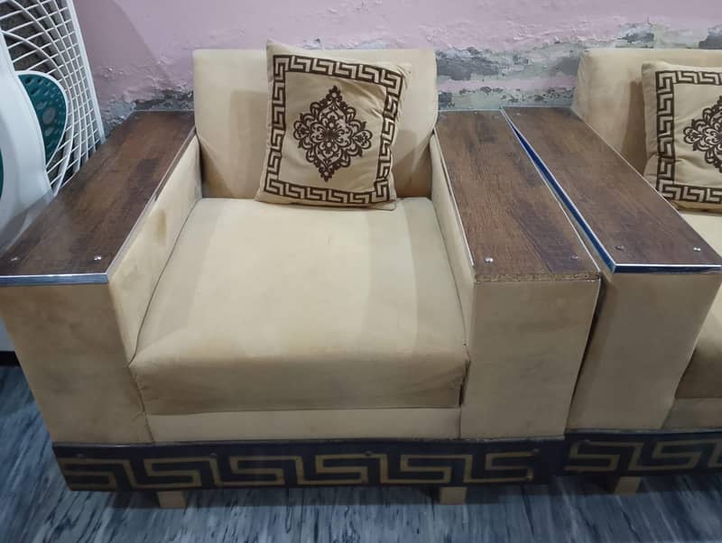 Cream Colored Sofa Set-6 Seater 6