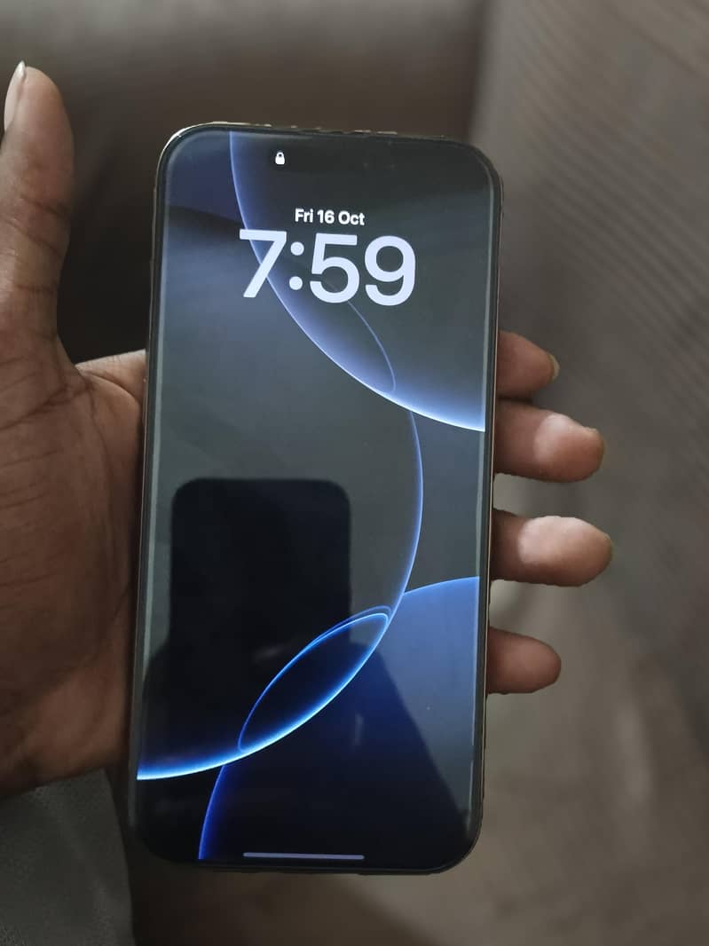 Apple iPhone 16 Pro Max 1