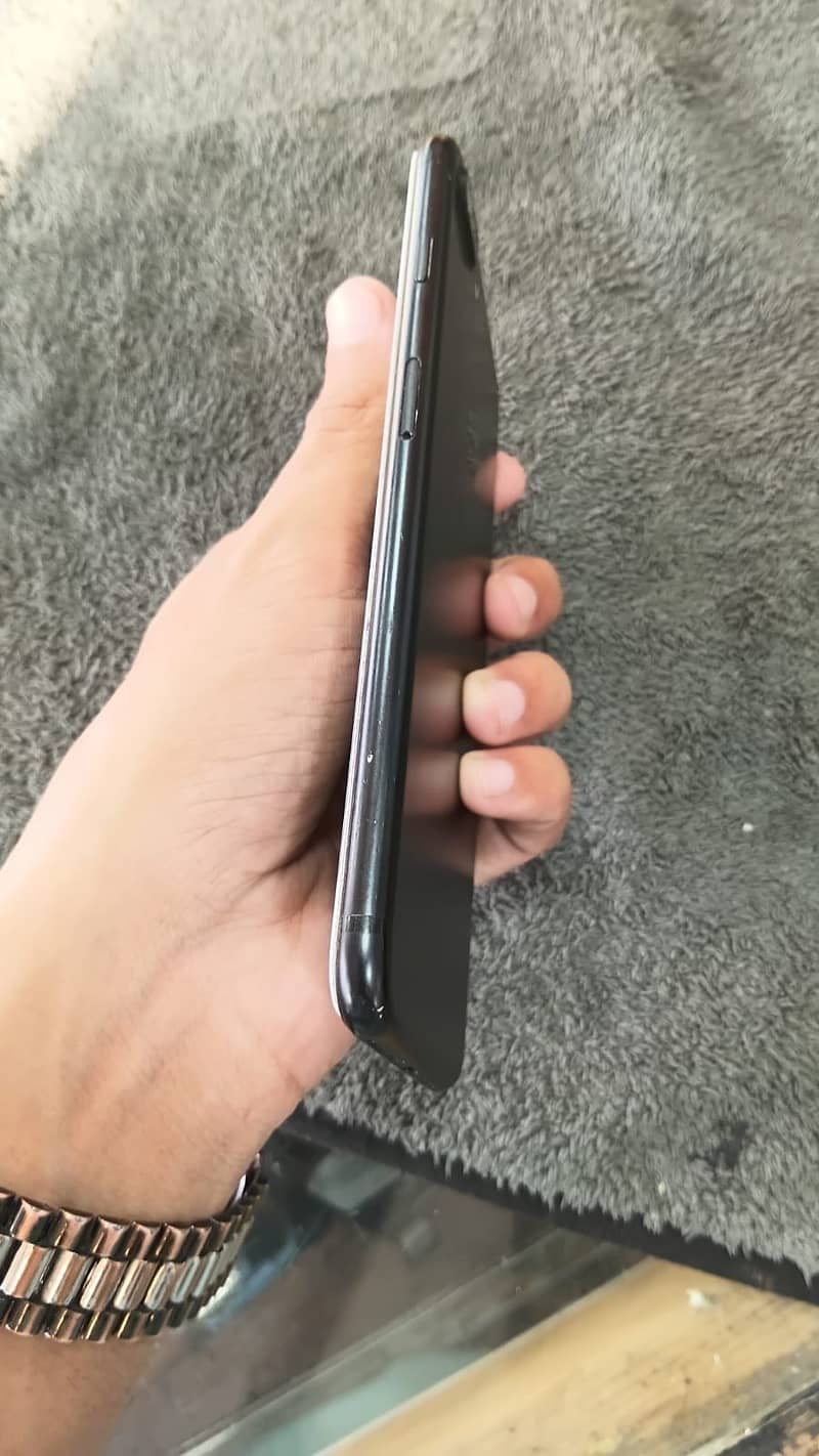 Apple iPhone 7 Plus read description 3