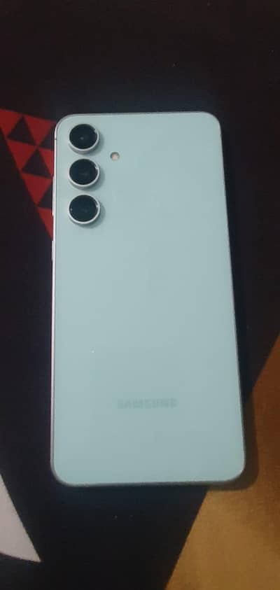 Samsung Mobile S24 fE