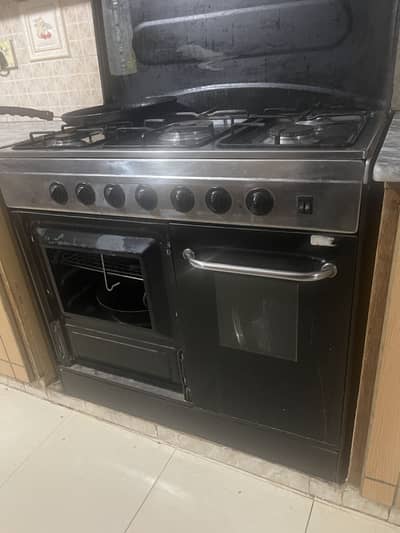 5 stove with oven and storage option