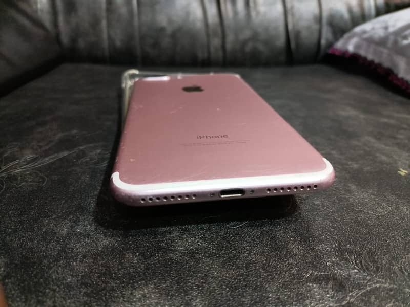 Apple iPhone 7 Plus 6
