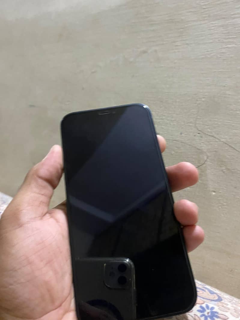 Apple iPhone 12 3
