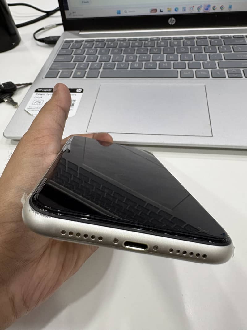 Apple iPhone 11 5