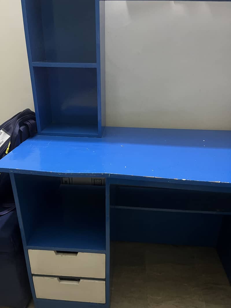 Study table 0