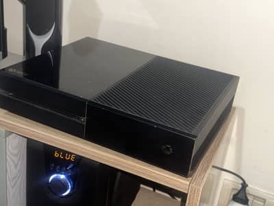 X box 1  1000 gb with orignal controler
