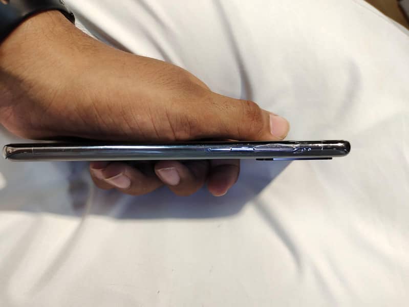 Samsung Mobile S20 Plus 6