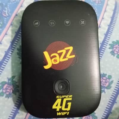 WiFi 4G pocket device