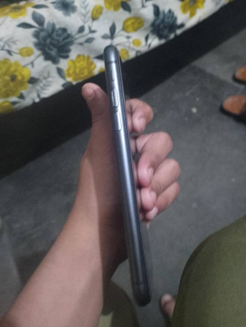 Apple iPhone 11 5