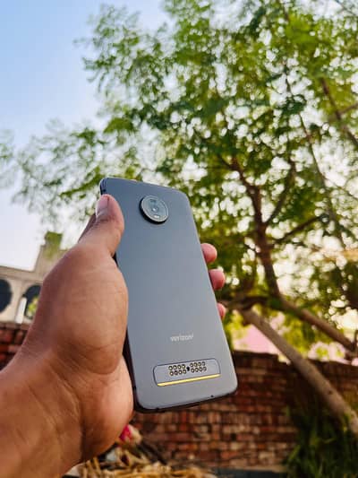 Motorola Moto Z4
