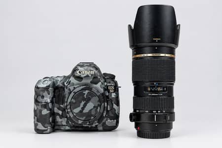 Canon 5D mark III full frame DSLR with 70-200mm lens 2.8