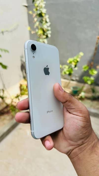 Apple iPhone XR